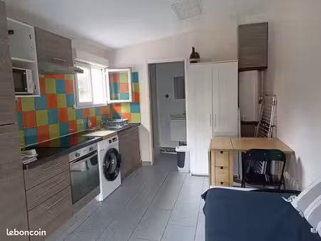 location studio meublé 14m2 avec petite terrasse