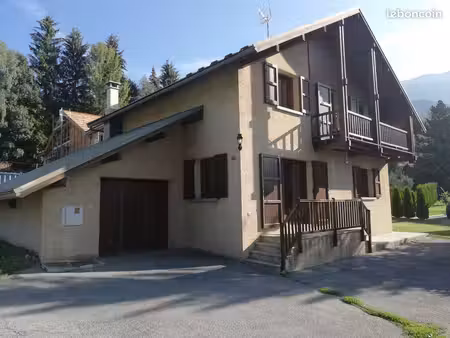 maison composée de 2 appartements