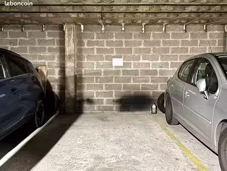 location parking/box 10 m²