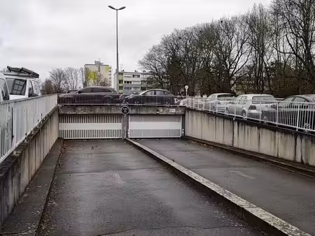 box / garage / parking / stockage