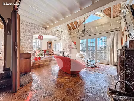 villa 8 pièces 247 m²