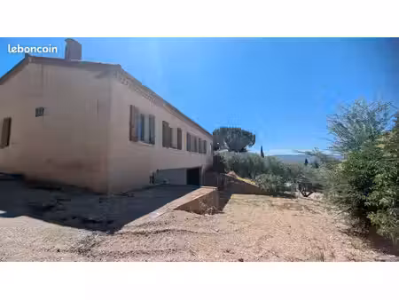 villa pourrières avec vue sainte-victoire. grande capacité d'aménagement ou de stockage (1
