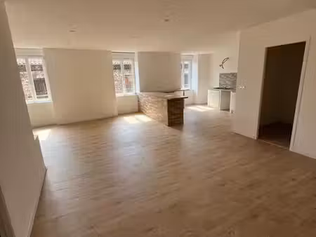 grand appartement proche commodités