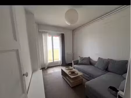 location studio meublé avec terrasse
