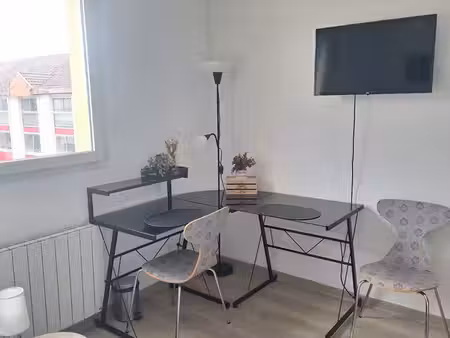 location studio meublé