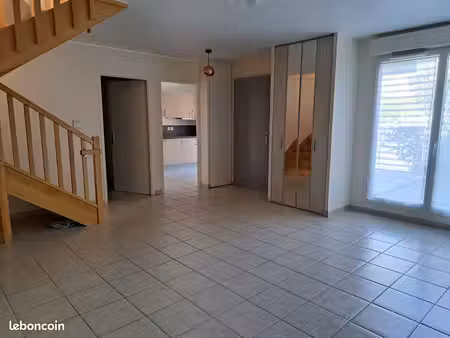 maison miyoyenne en copropriété à louer