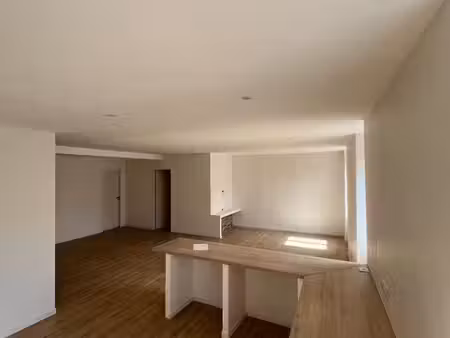 3 appartements loués + 1 à rénover pour investissement