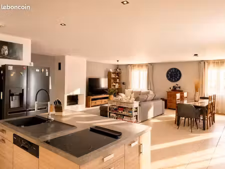 maison plain pied avec garage et piscine