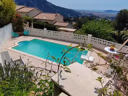 très belle villa rénovée  vue mer aux 4 chemins des routes