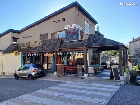 location local commercial