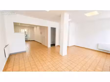 local commercial 62 m² mazeres