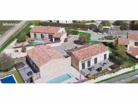 propriété de 2 belles villas et gîtes avec piscine