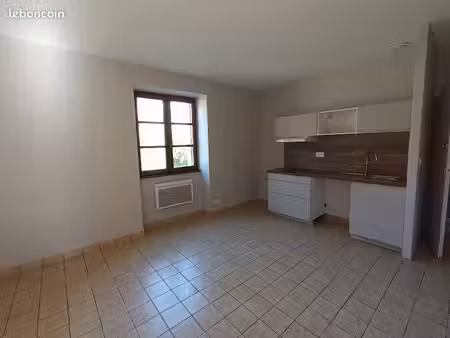appartement à proximité du village de sarras