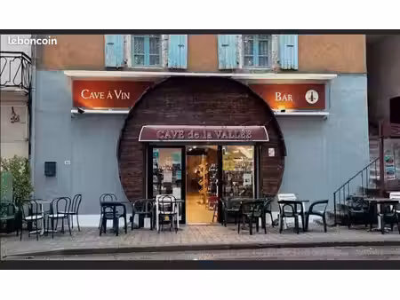 cave à vin / bar