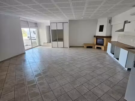 maison de rue a louer 120m² / fringuet