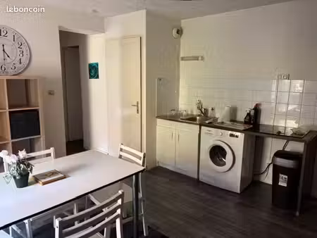 beau t2 meublé  34m2  clim  proche ifsi  super u  etc...