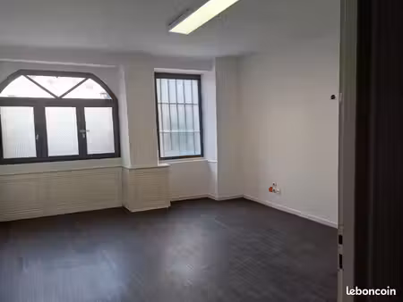 location plain pied rénové appartement ou bureau