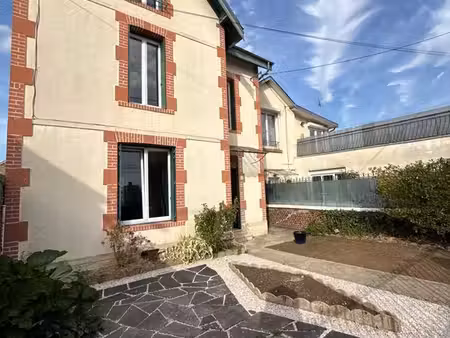 maison de ville 8 pièces 178 m²