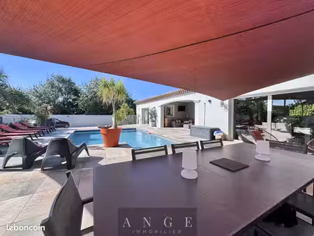 villa 8 pièces 200 m²
