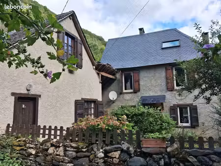 ensemble de 2 maisons(t4+t2)