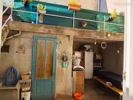 maison avec cour et garage