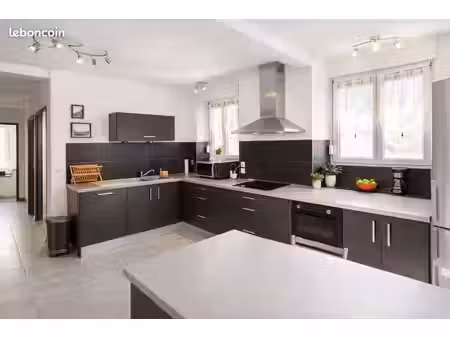joli appartement f4 f5 non meublé 3 chambres 2 sdb 85 m2 au centre ville belfort / vidéo d