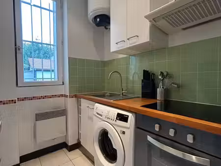 studio meublé de 17 m2 (carrez) sur cour intérieure de la copropriété