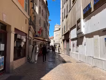 magasin à vendre