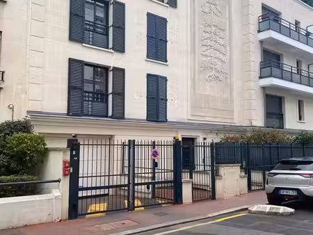 pkg à louer metro charenton ecoles