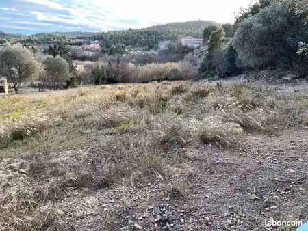 terrain constructible de 2244m²