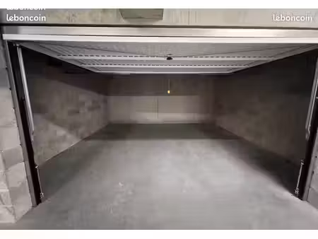 garage double 25 m2 dans résidence sécurisée