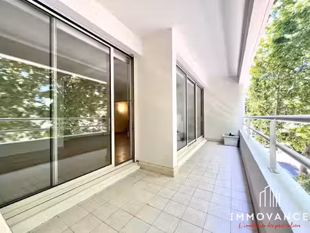 location t2 non meuble ascenseur terrasse parking antigone