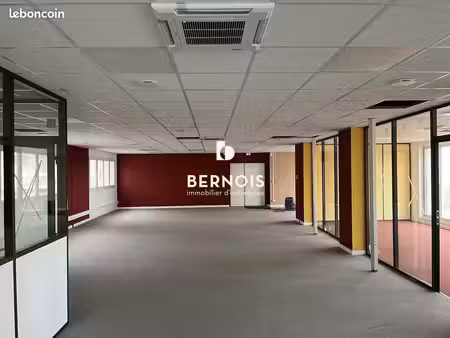 bureau 200 m²