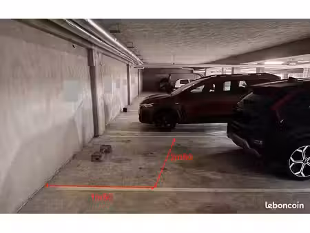 location parking moto / scooter