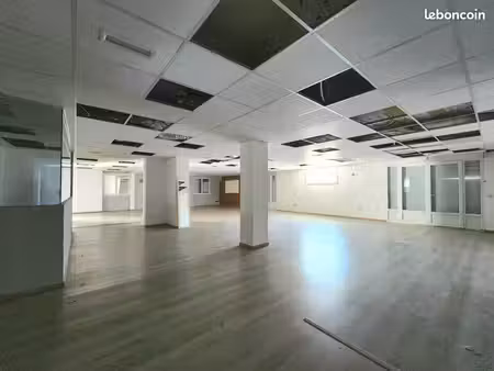 local commercial 267 m² le luc