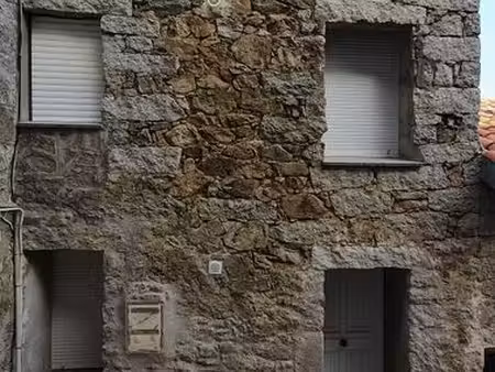 maison de village en pierre rénovée