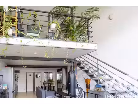 loft/atelier/surface 3 pièces 84 m²