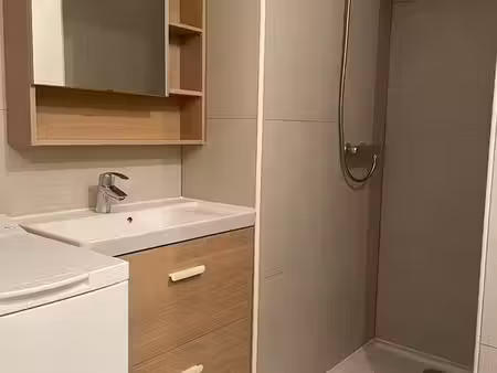 appartement climatisé avec box fermé dans le centre de ste-maxime