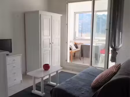appartement t1 bis meublé avec piscine – sanary-sur-mer