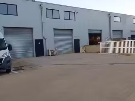 à louer – ensemble professionnel 320 m² avec bureaux – baléone