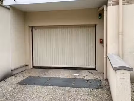 parking à louer proche de la gare dans sous sol de reidence sécurisée