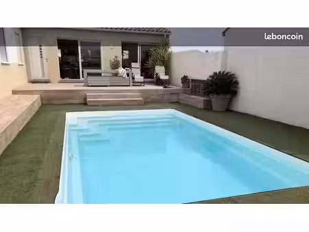 a saisir 156 m2  4 chambres  2 salles de bain  piscine etc....