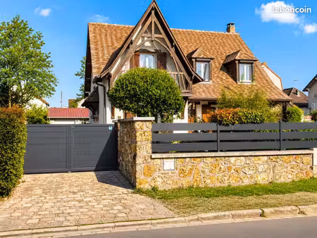maison familiale de 190 m² + dépendance aménagée de 31 m² – terrain de 778 m²