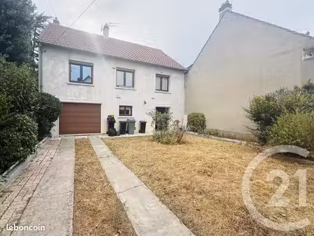 maison 8 pièces 146 m²