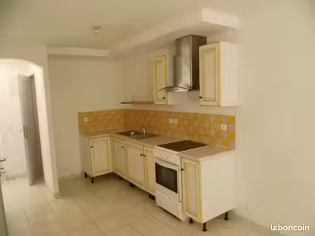 maison de village belgentier 83210