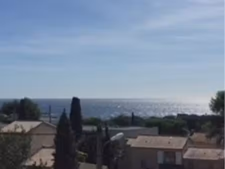 t2 vue panoramique face à la mer de septembre à juin