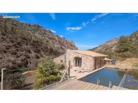 superbe bergerie rénovée 90 m² - bassin naturel  forage  calme absolu