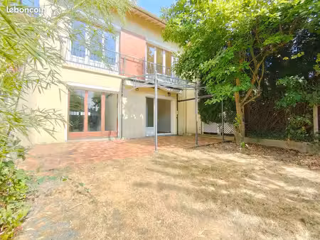 pavillon 6 pièces 103 m²