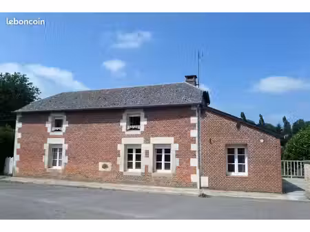 maison 5 pièces  terrasse  terrain clôturé - girondelle
