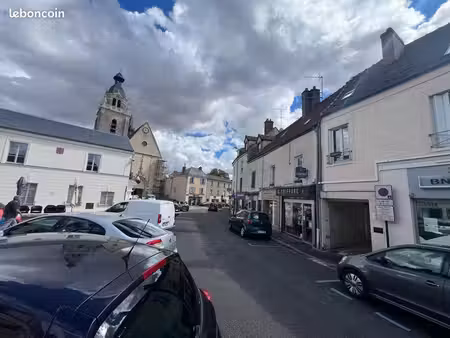 à louer maison de ville en plein cœur de ville à limours